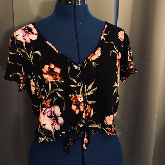 floral tie crop top - Picture 3 of 3